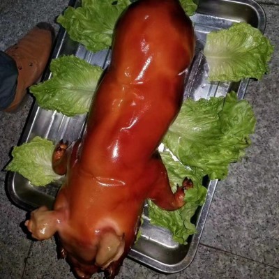 现杀整只新鲜大茶乳猪冰鲜小乳猪脆皮烤乳猪小香猪小猪仔酒店宴会图1