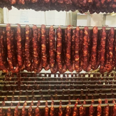 湖北恩施土家柴火腊肉香肠排骨猪脚批发价图3